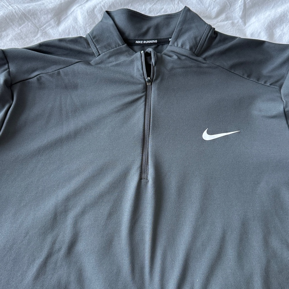 Nike Black Long-Sleeve Quarter-Zip Performance Top - Picture 8 of 8
